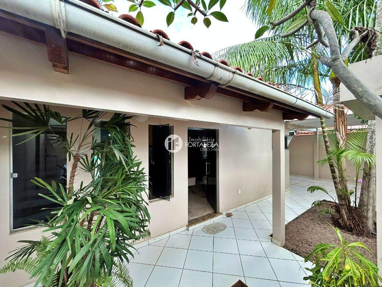 Casa Residencial à venda no Jardim Tropical: 