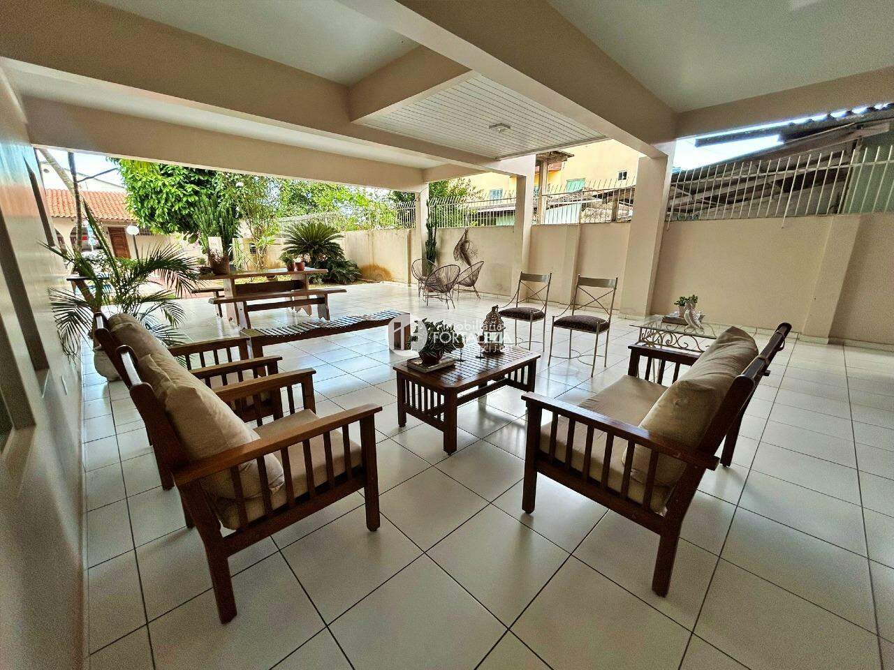 Casa Residencial à venda no Jardim Tropical: 