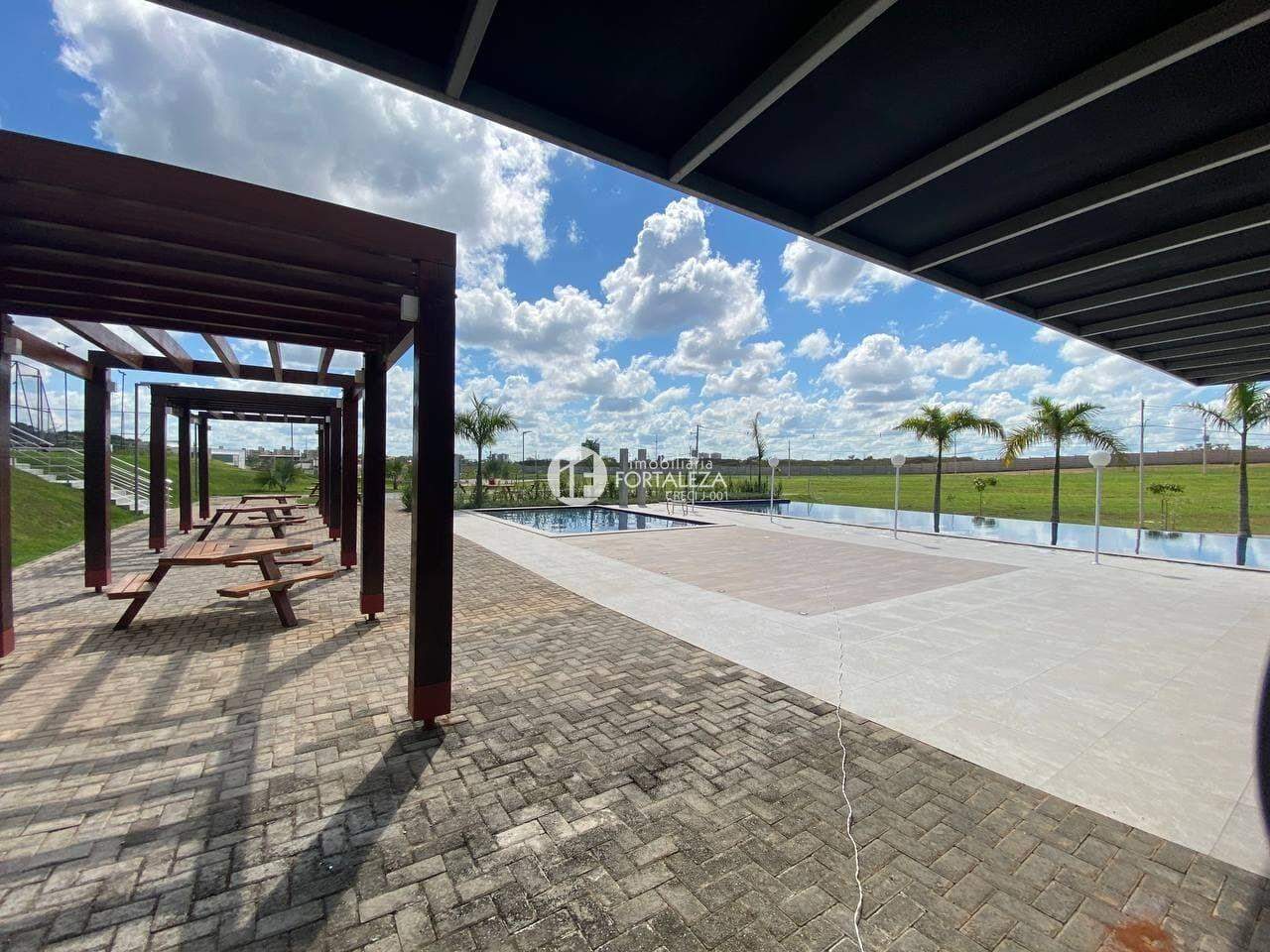 Terreno à venda no Condomínio Swiss Park: 