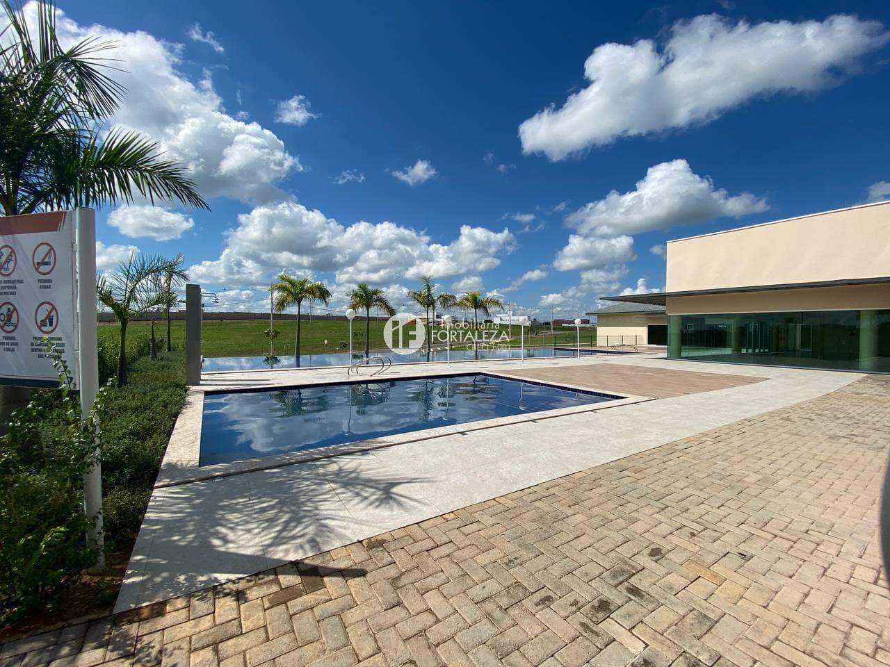 Terreno à venda no Condomínio Swiss Park: 