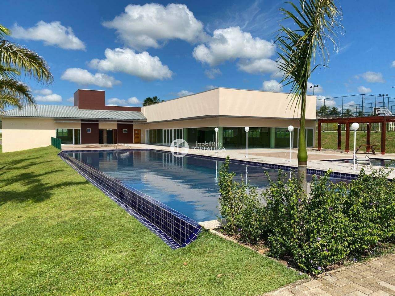 Terreno à venda no Condomínio Swiss Park: 