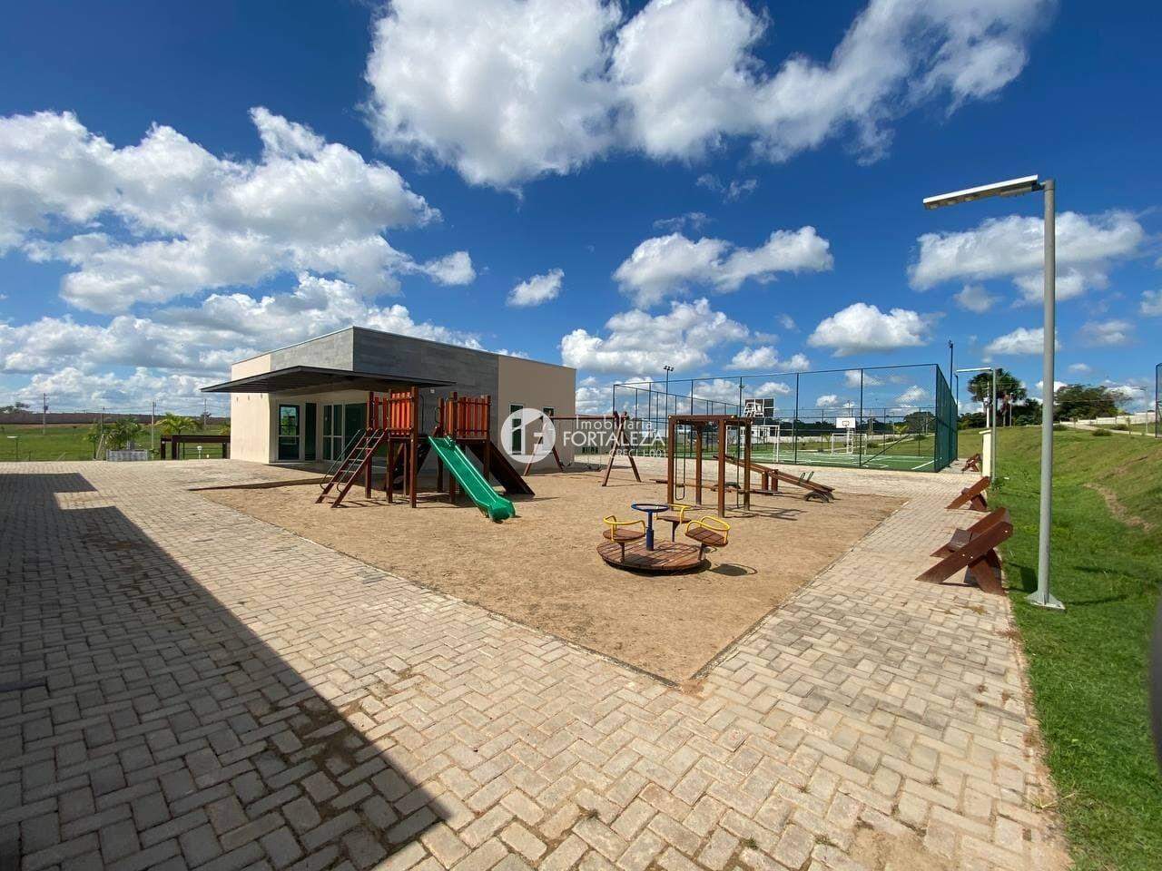 Terreno à venda no Condomínio Swiss Park: 