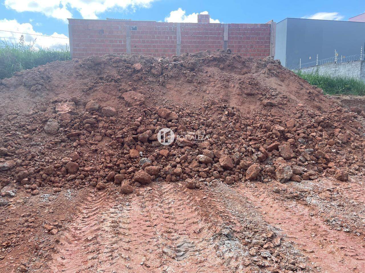 Lote à venda no Portal Ipê: 