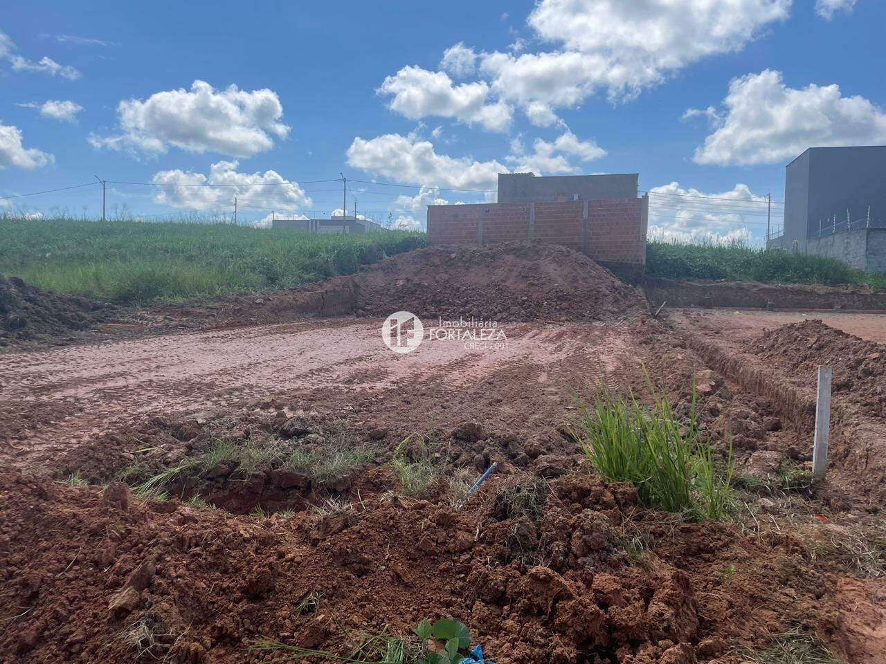 Lote à venda no Portal Ipê: 