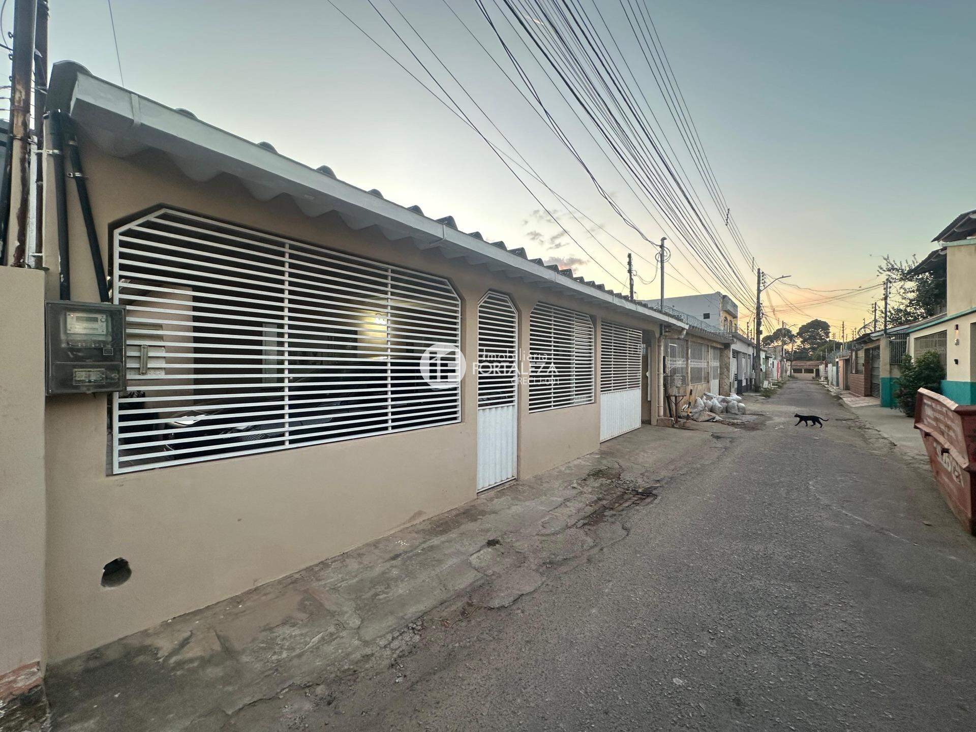Casa à venda no Cohab do Bosque: