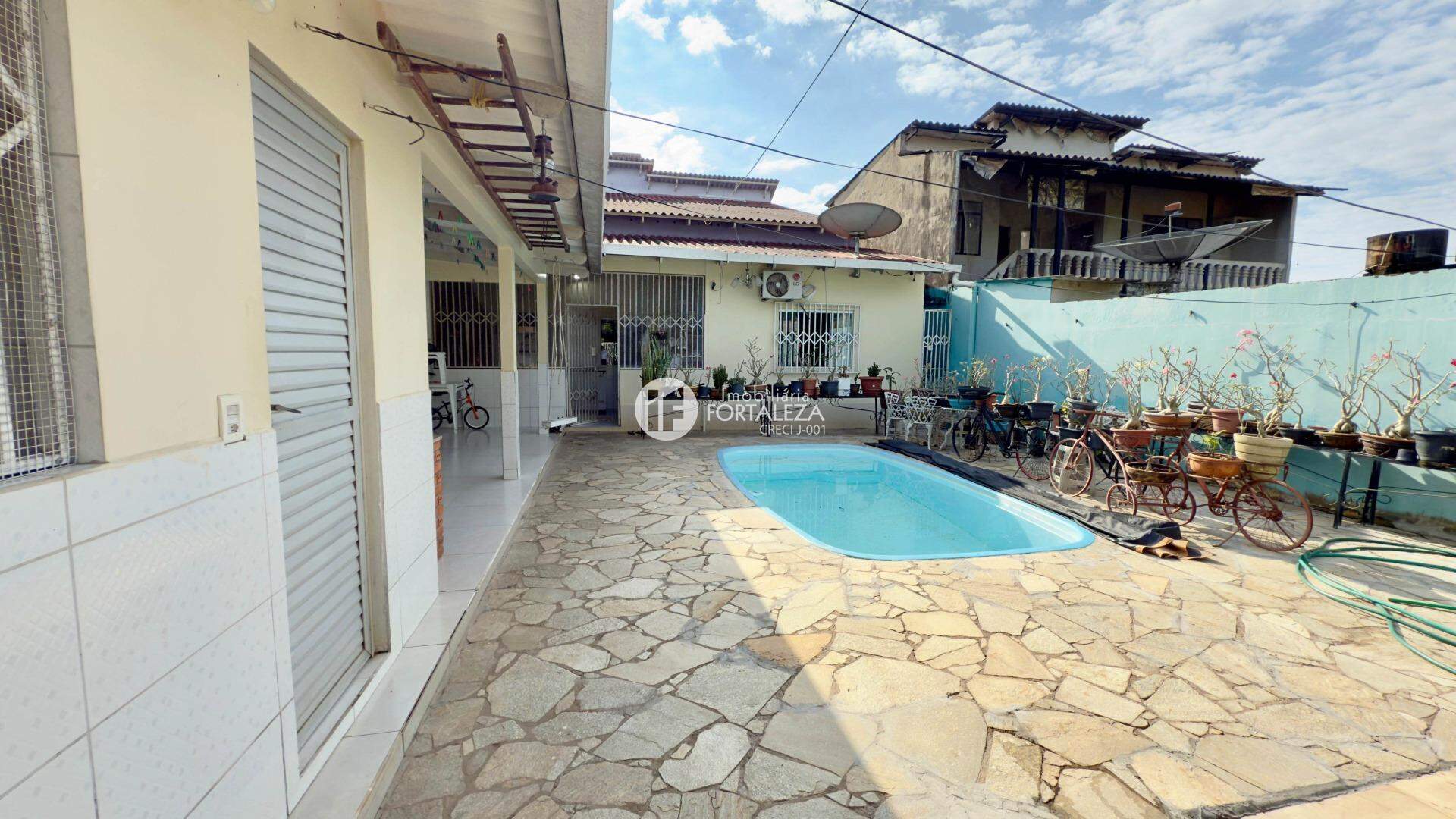 Casa à venda no Conjunto Universitário II: 