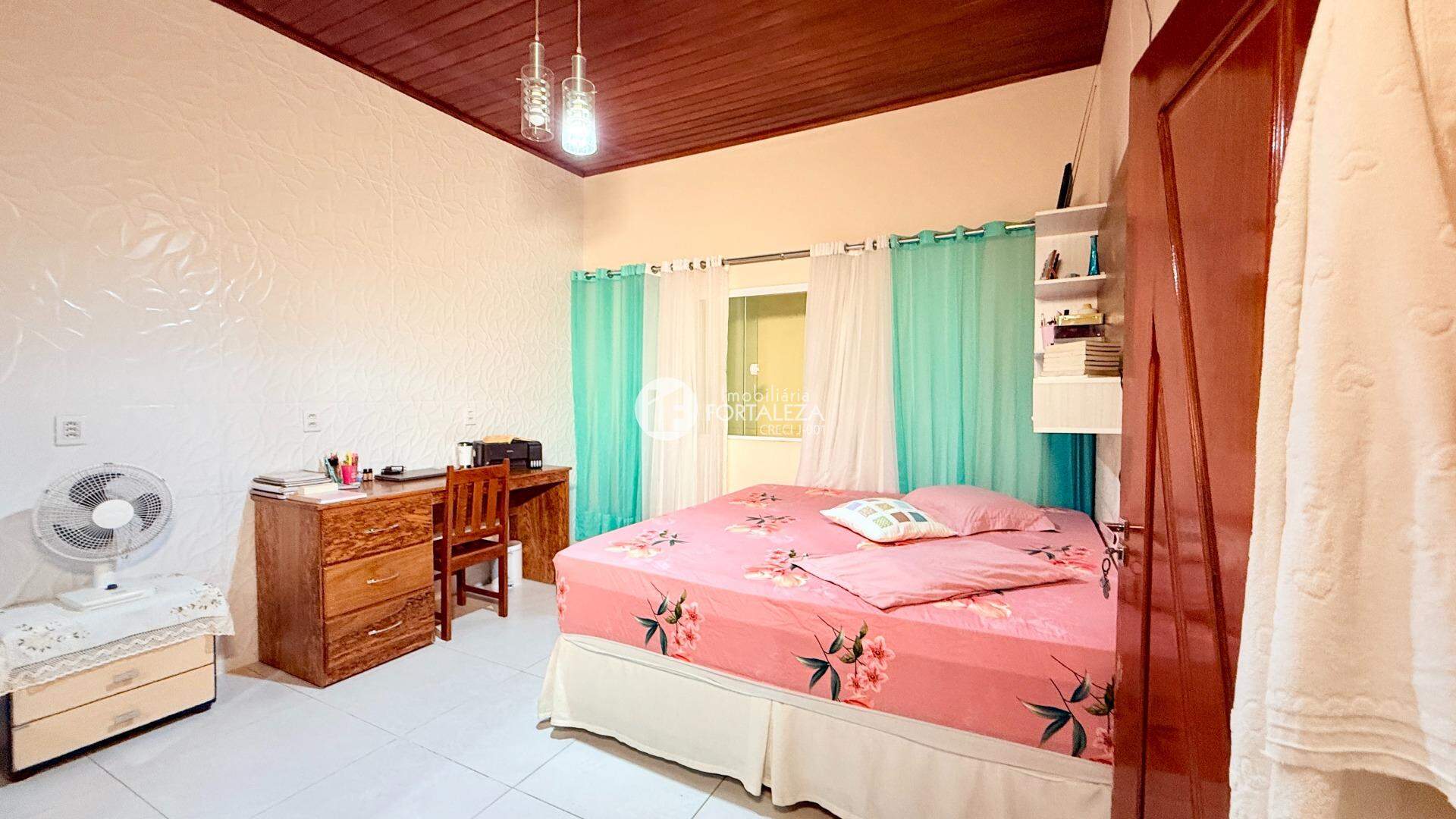 Casa à venda no Conjunto Universitário II: 