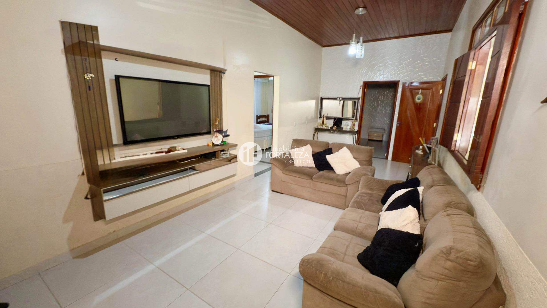 Casa à venda no Conjunto Universitário II: 