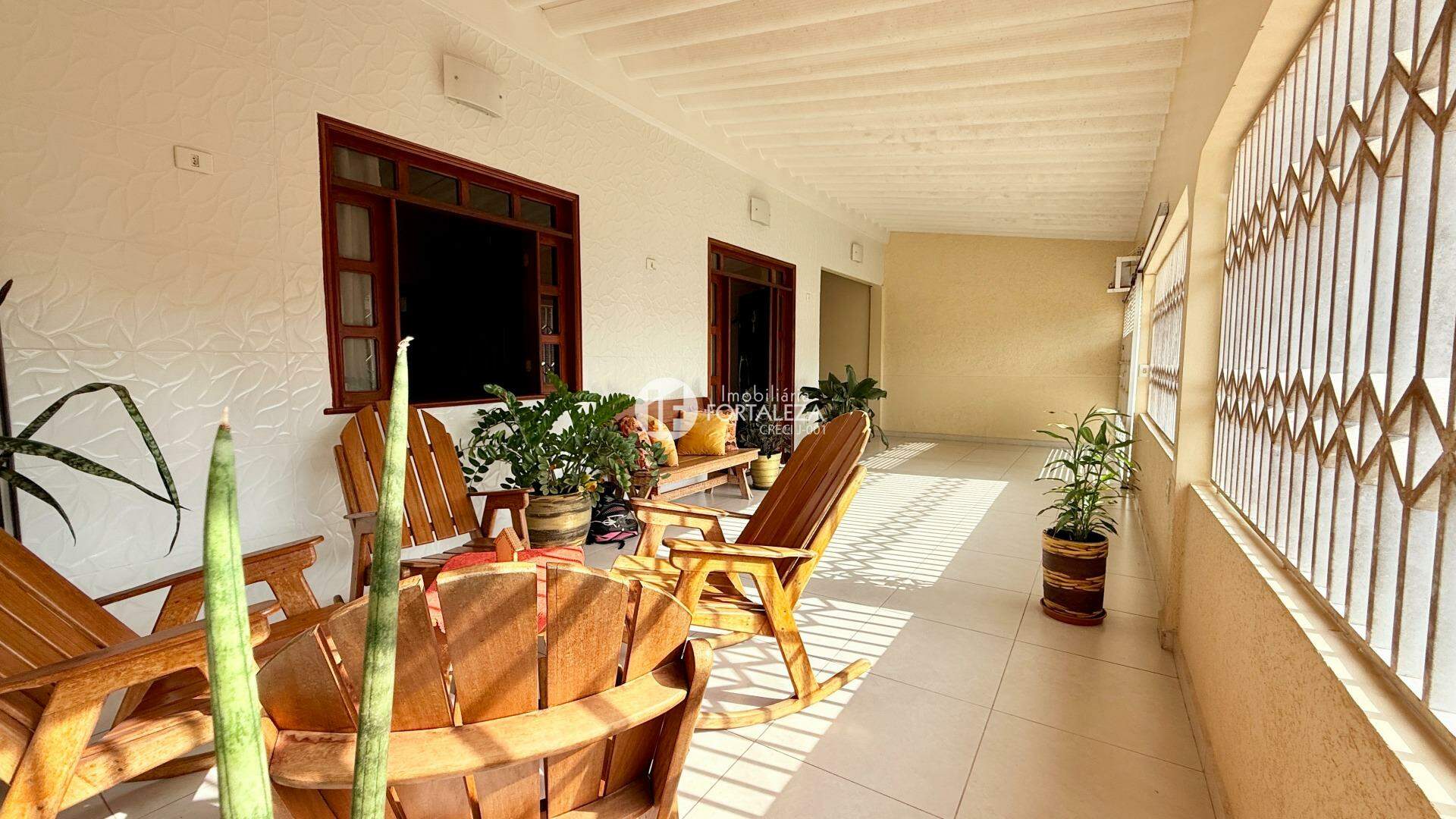 Casa à venda no Conjunto Universitário II: