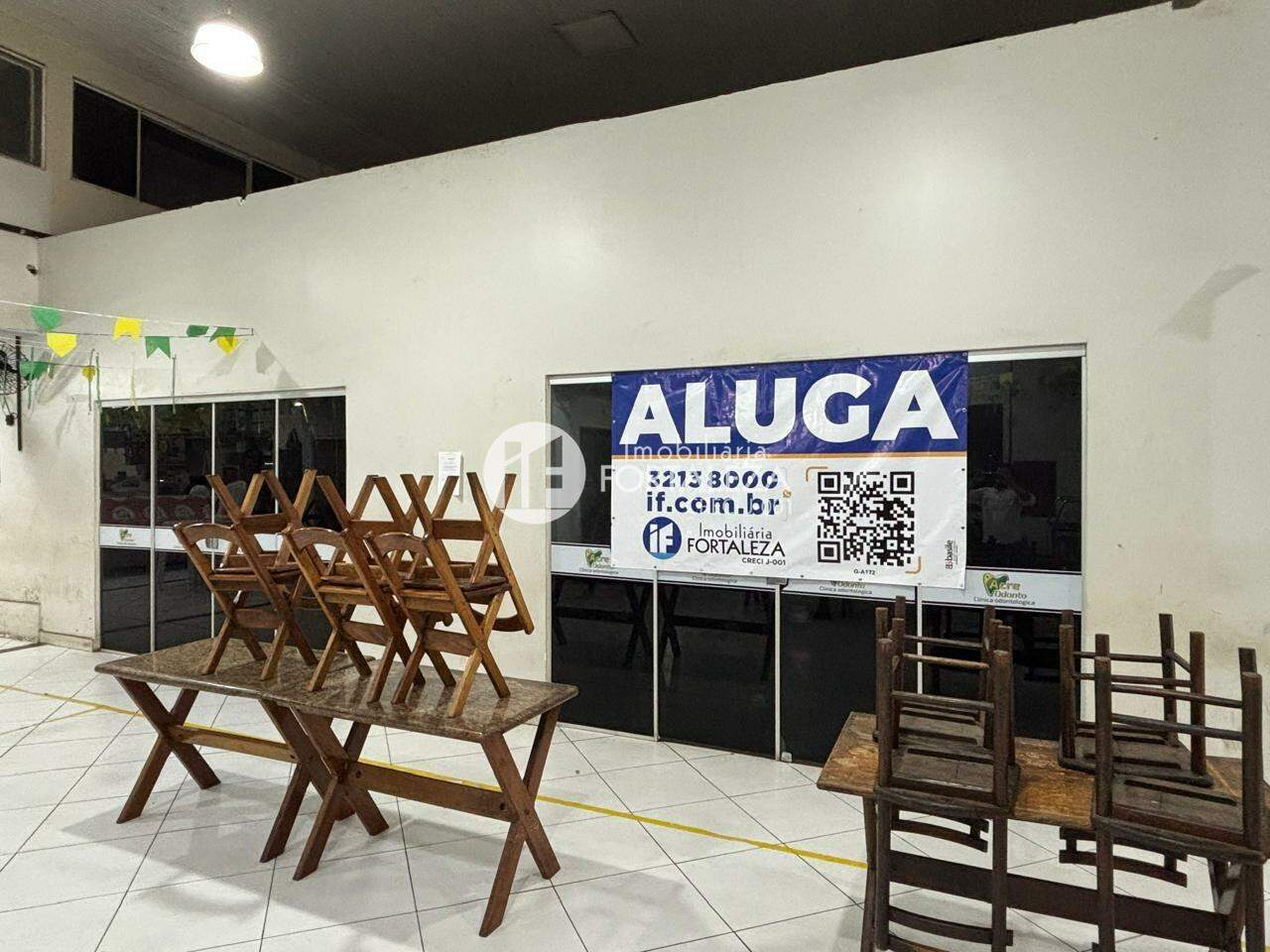 Sala para aluguel no Centro: 