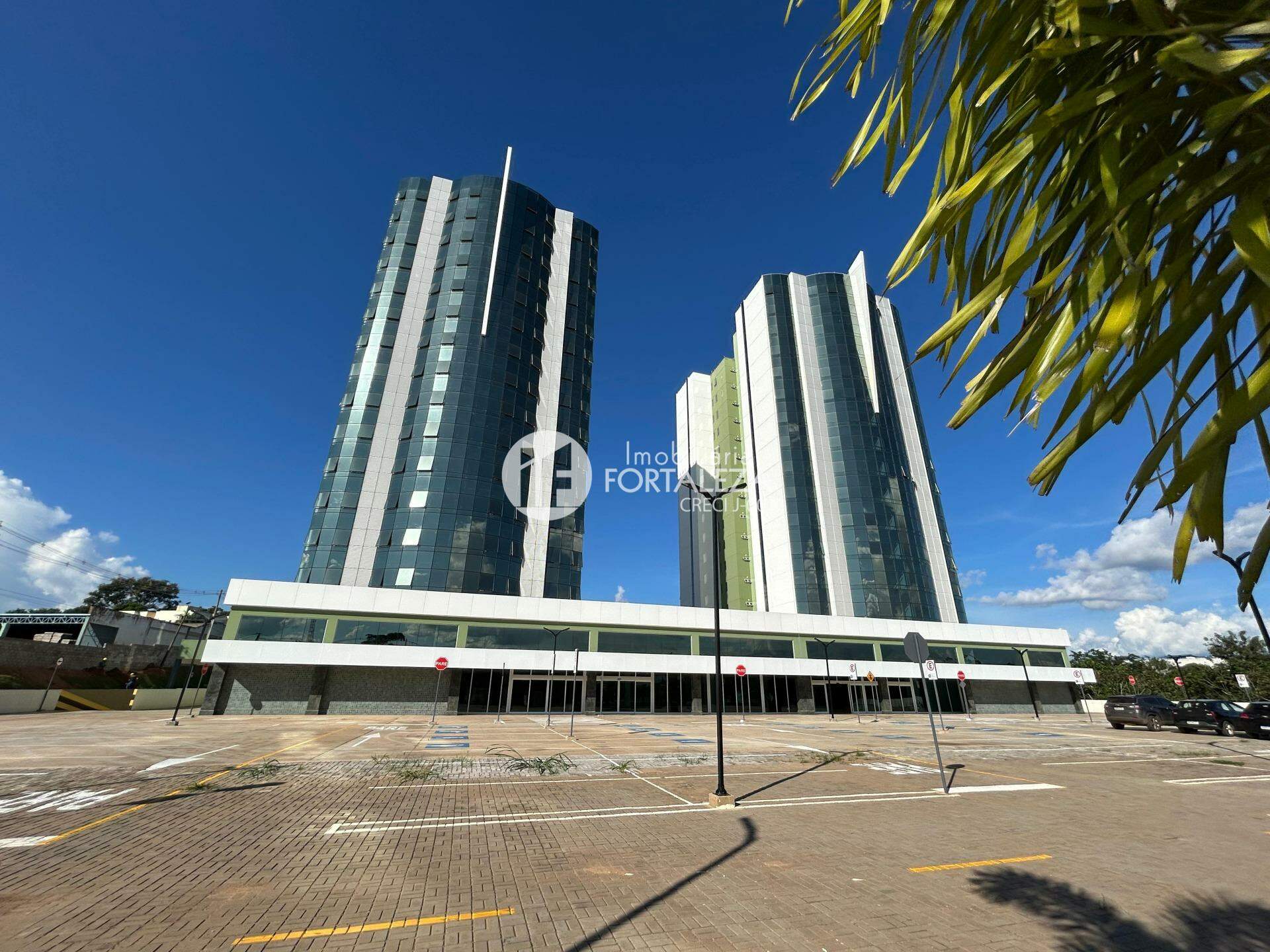 Salão Comercial à venda no Via Towers: 