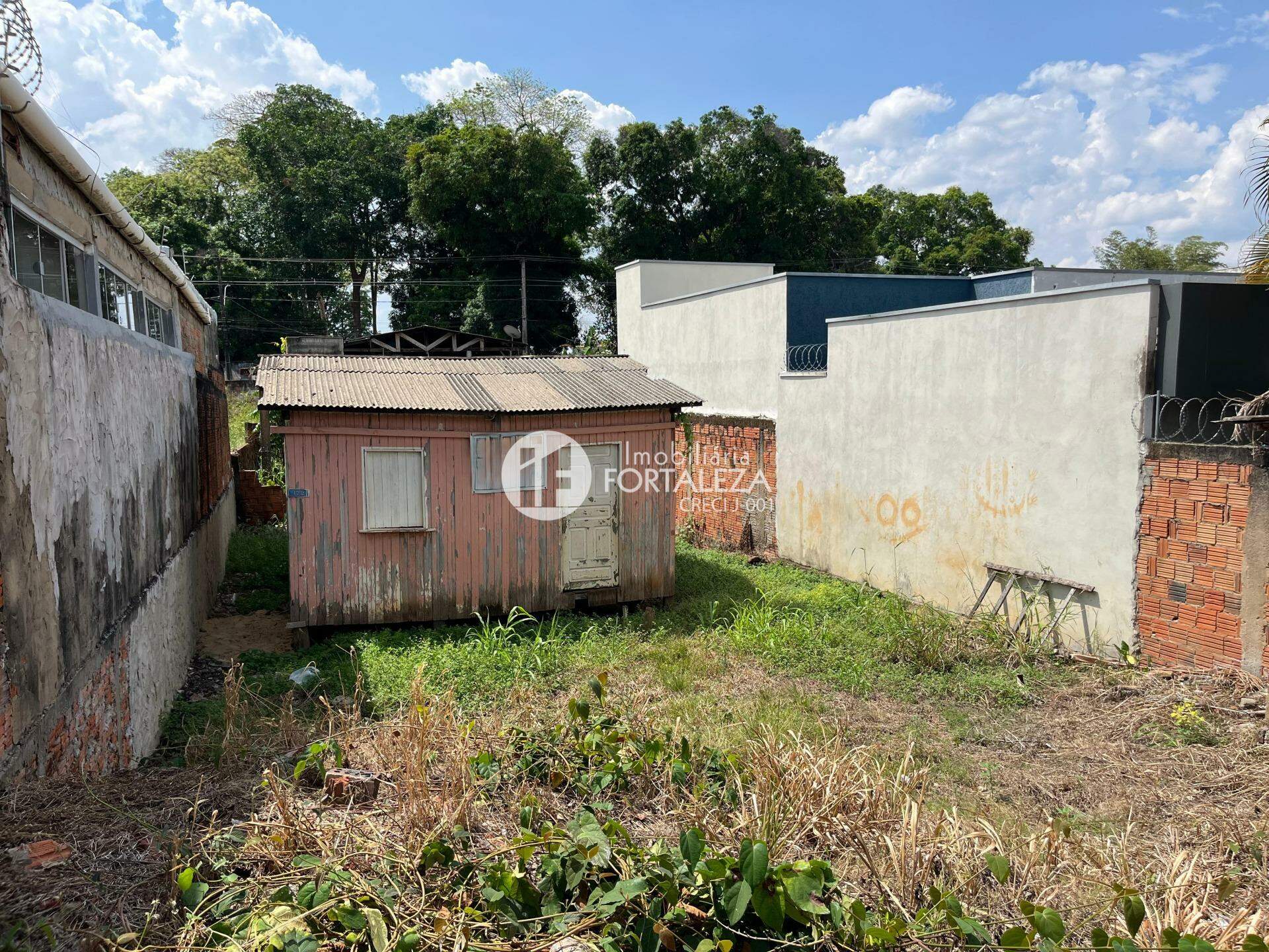 Terreno à venda no Aviário: 