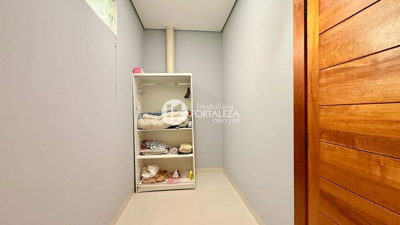 Casa Residencial à venda no Conjunto Universitário: 