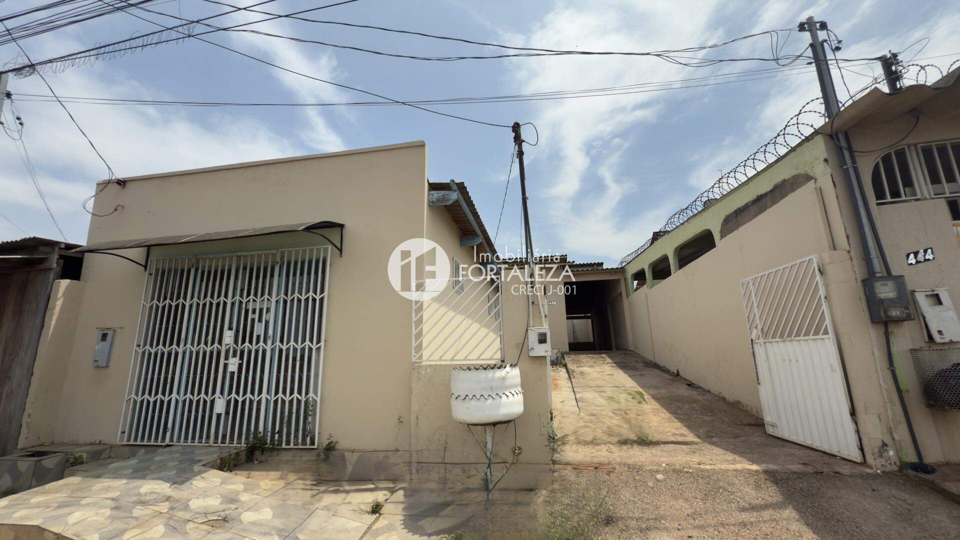Casa Residencial à venda no Tancredo Neves: 
