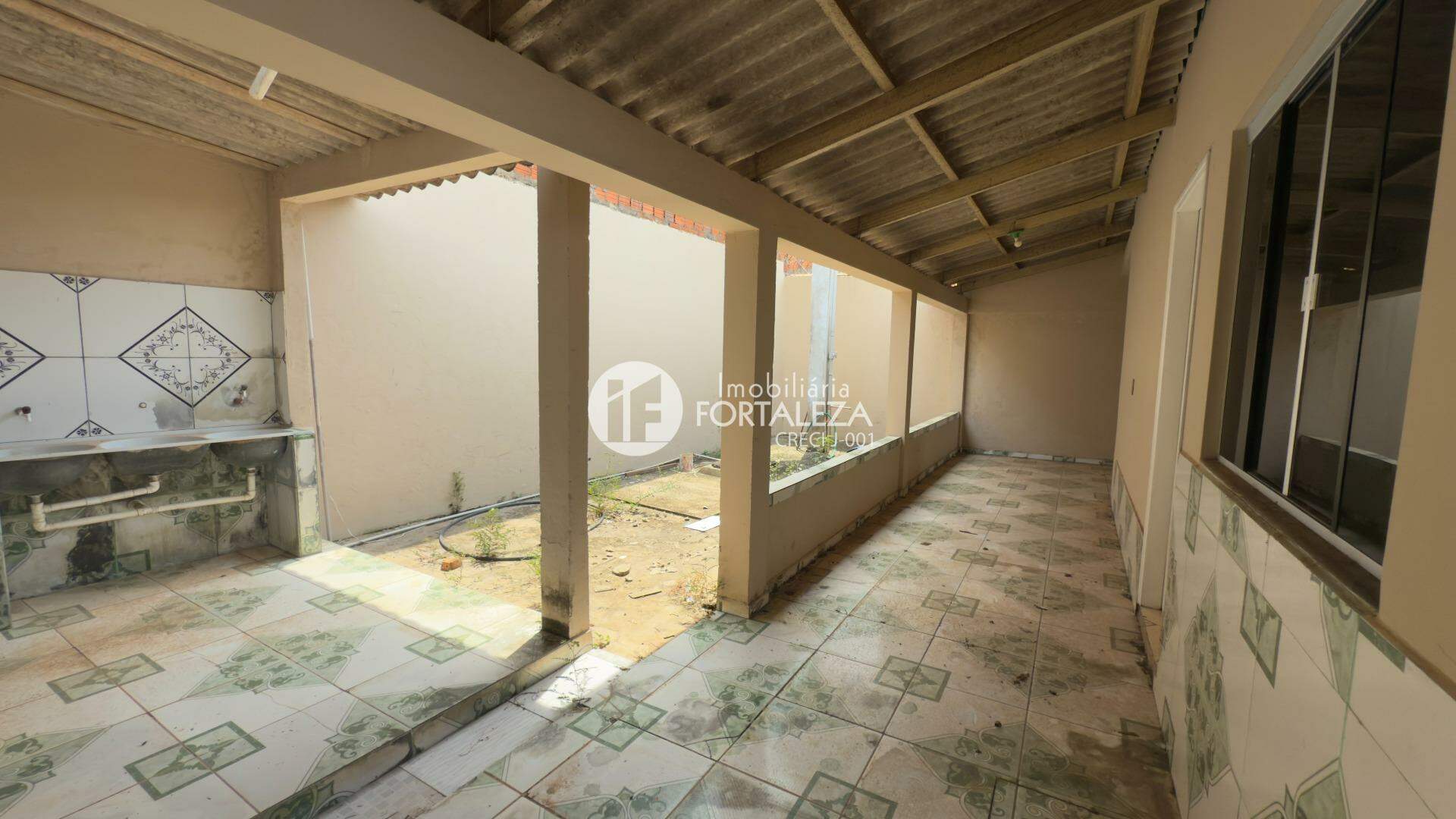 Casa Residencial à venda no Tancredo Neves: 