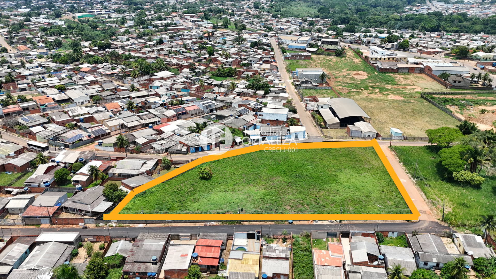 Terreno à venda no Wanderley Dantas: 