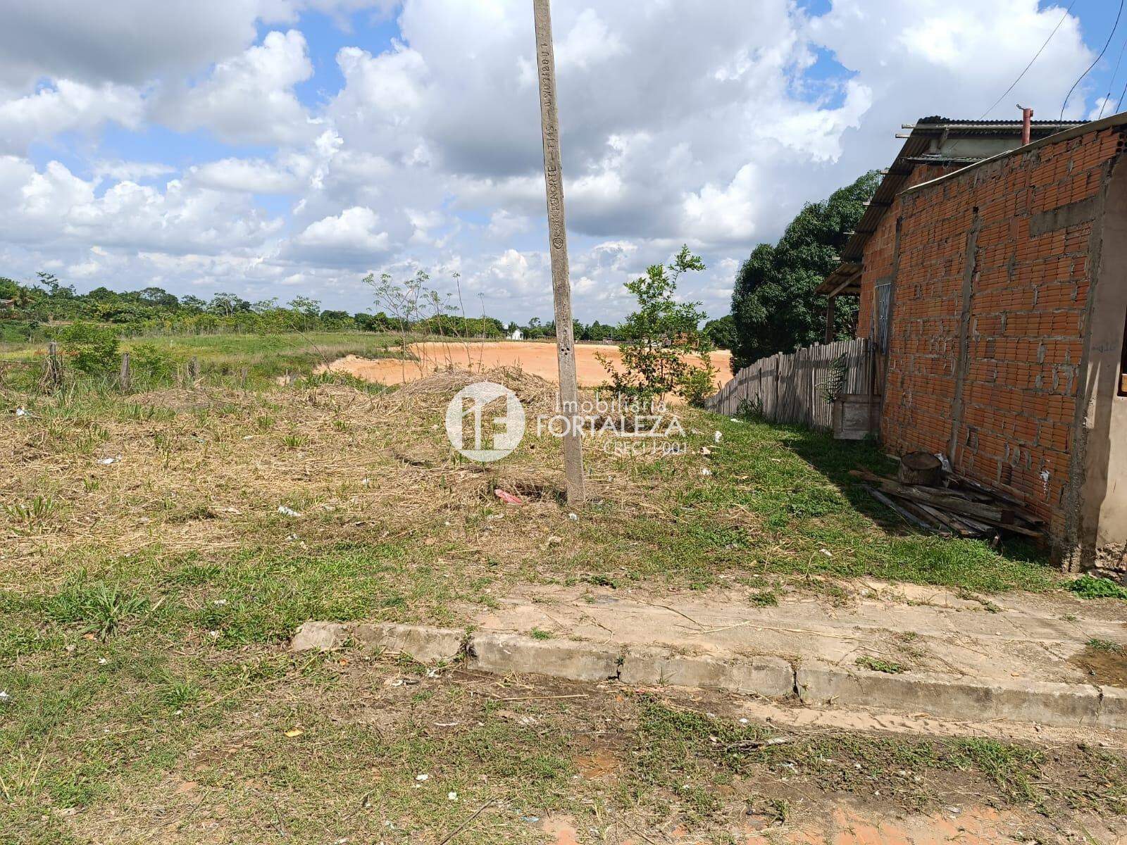 Terreno à venda no Loteamento Santa Luzia: 