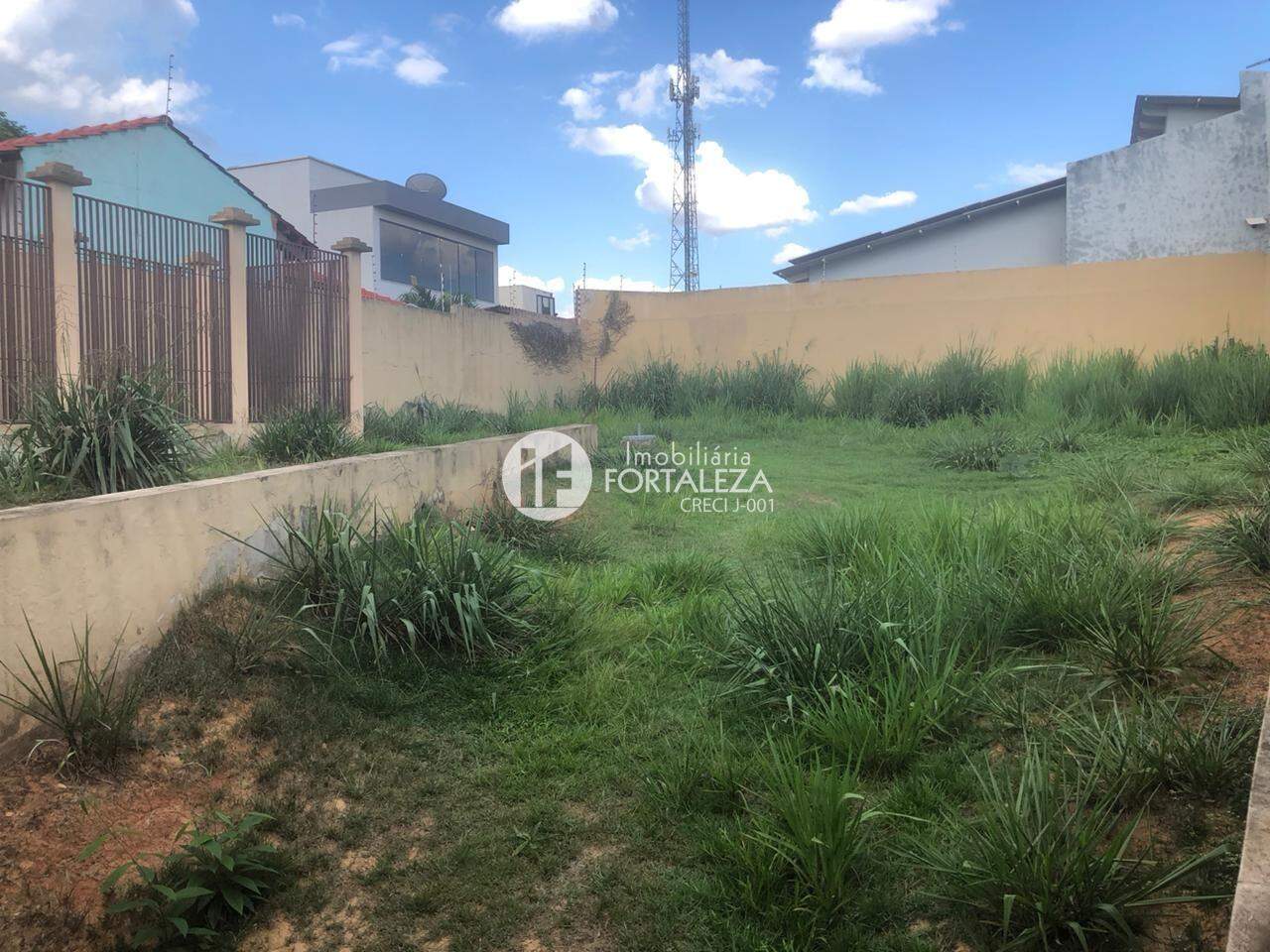 Terreno à venda no Conjunto Mariana: 