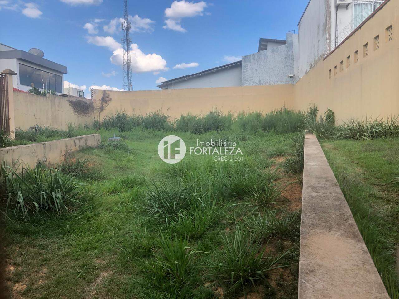 Terreno à venda no Conjunto Mariana: 