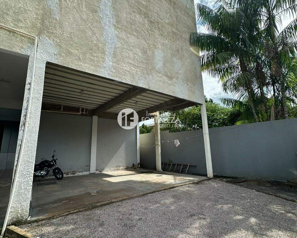 Prédio à venda no Conjunto Castelo Branco: 