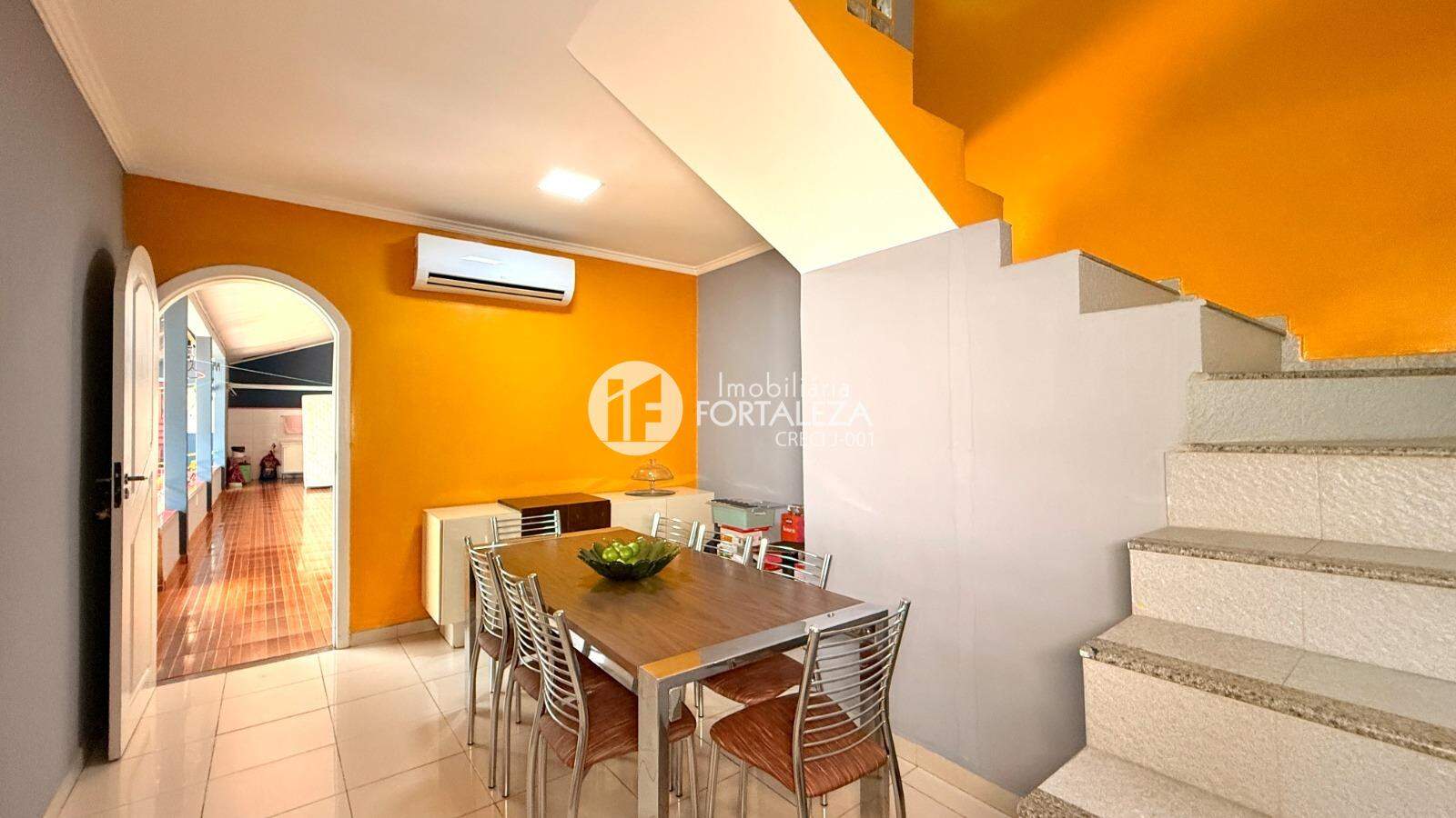 Casa Sobrado à venda no Cerâmica: 