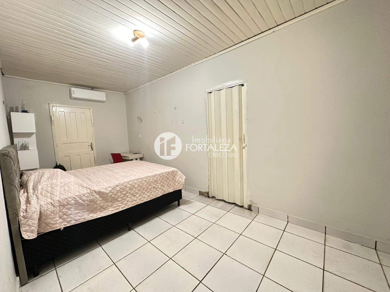 Casa Residencial à venda no Conjunto Universitário: 