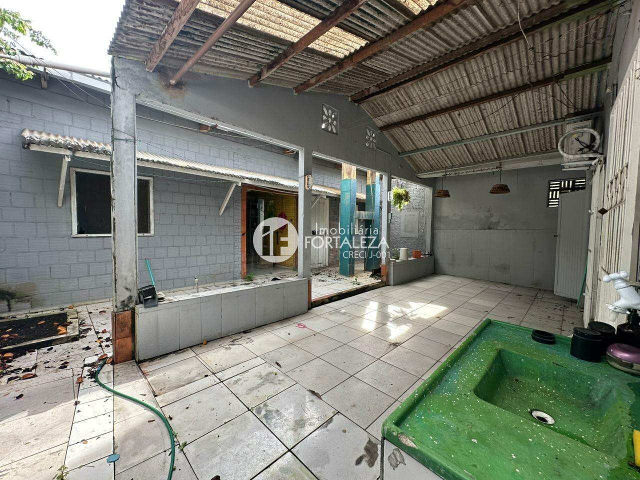 Casa Residencial à venda no Conjunto Universitário: 