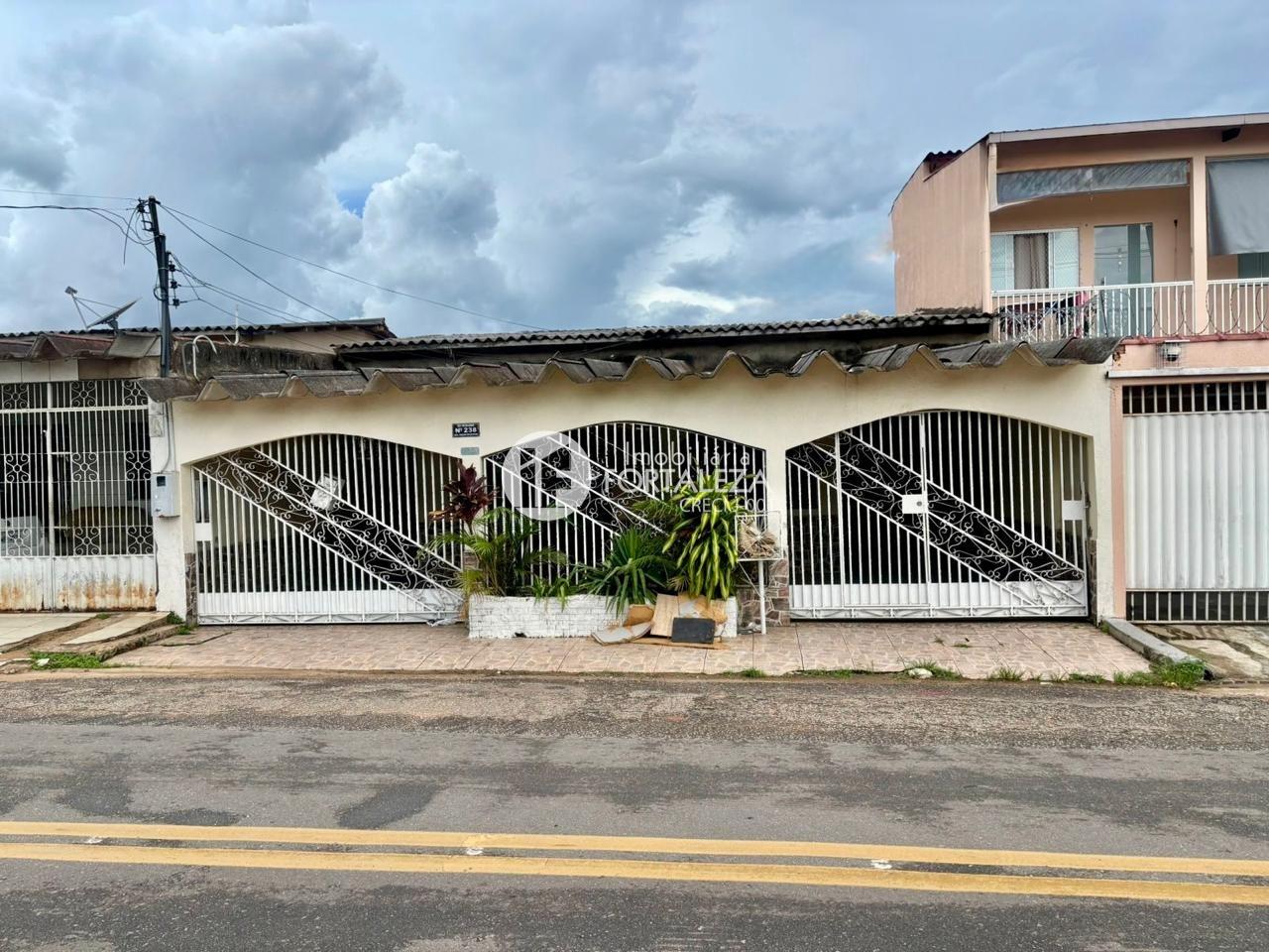 Casa Residencial à venda no Tangará: 