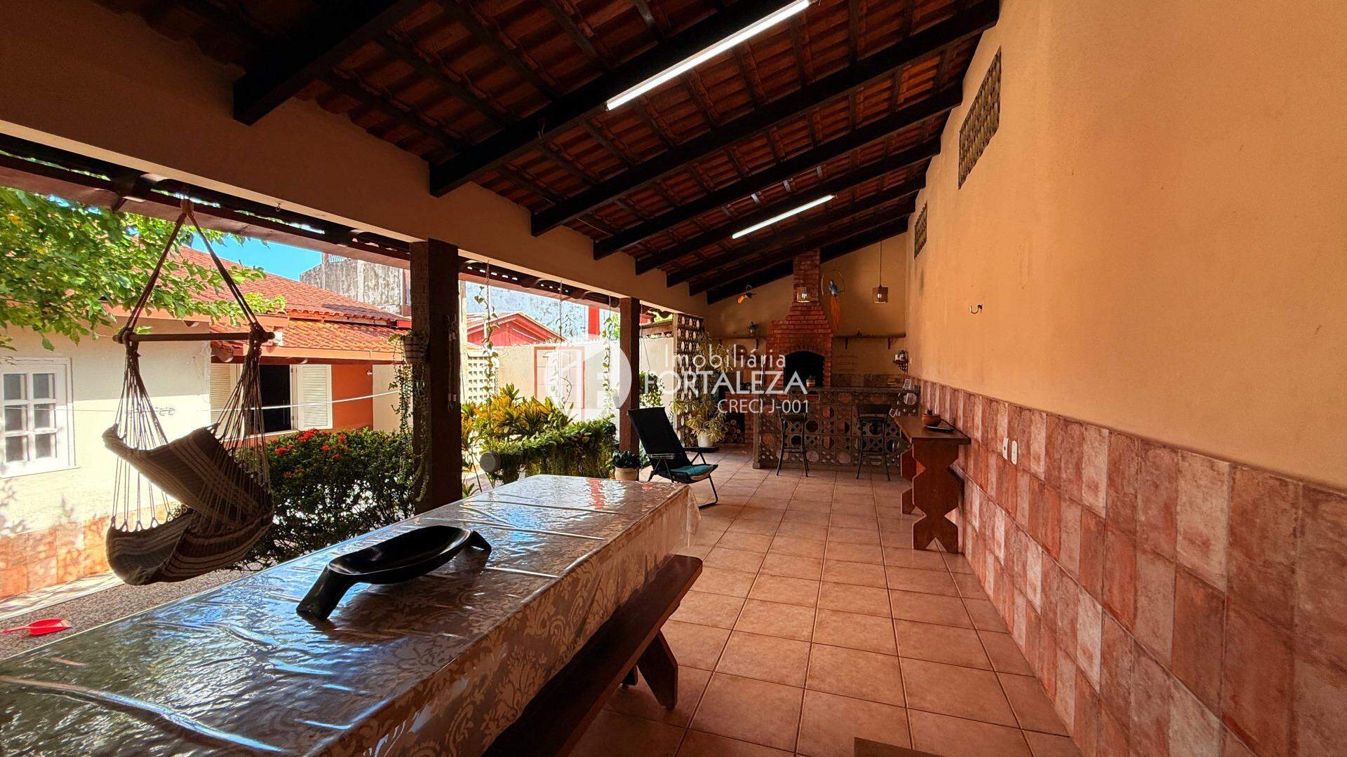 Casa à venda no Abraão Alab: 