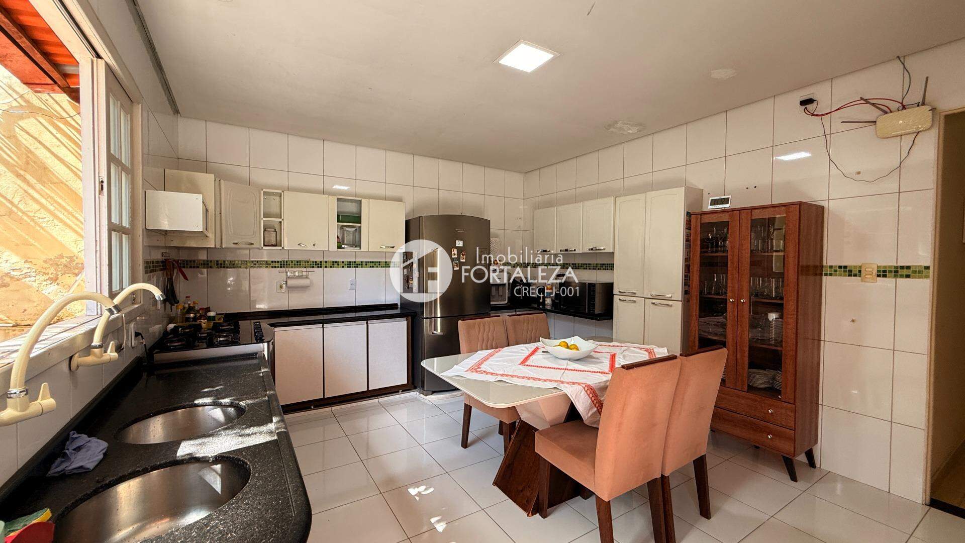 Casa à venda no Abraão Alab: 