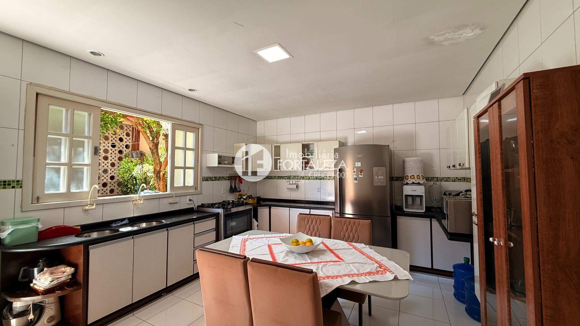 Casa à venda no Abraão Alab: 