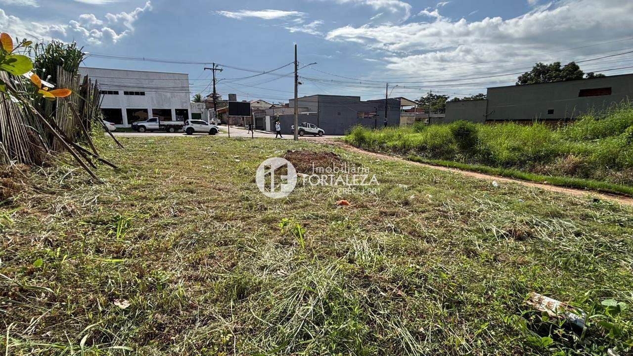 Terreno à venda no Xavier Maia: 