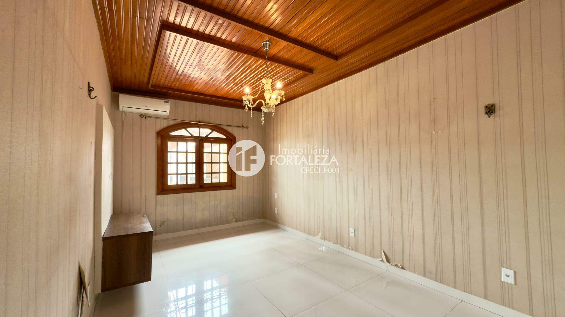 Casa Residencial à venda no Jardim Tropical: 