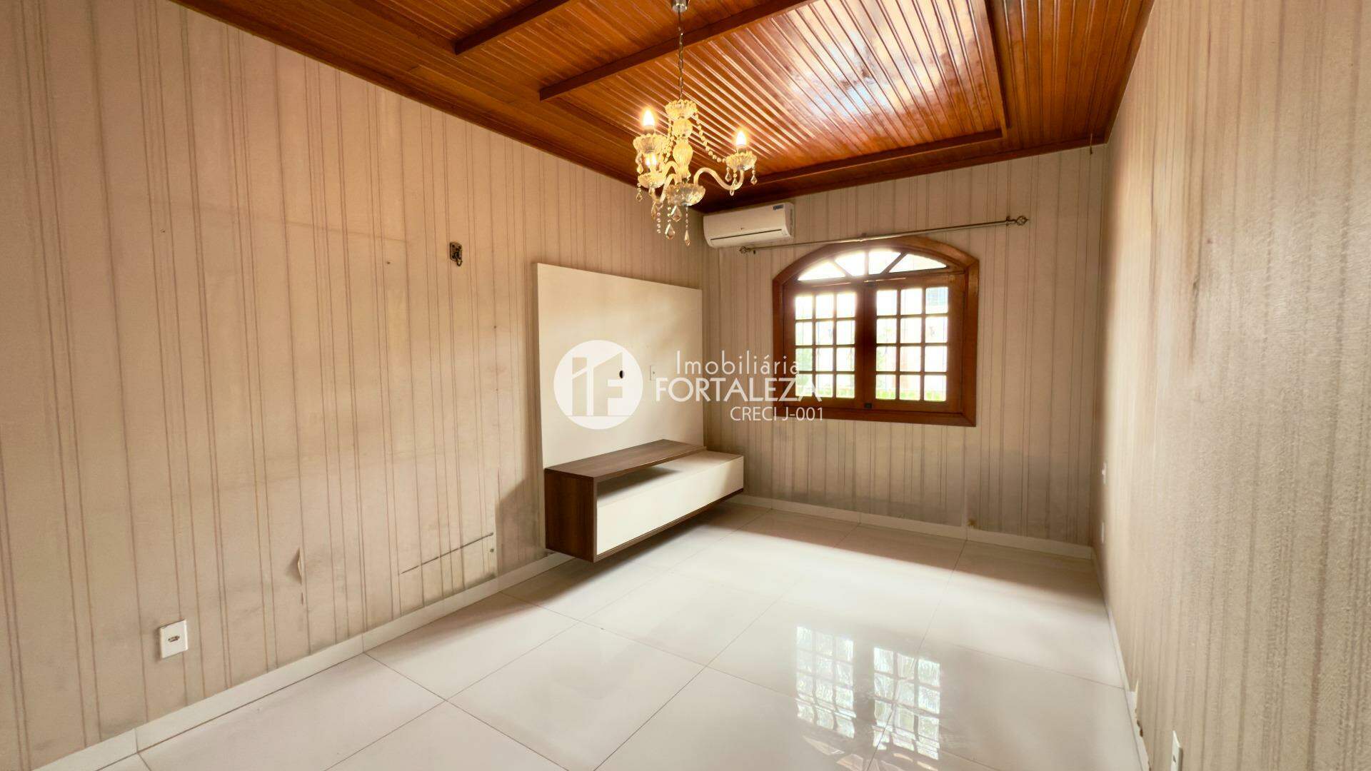 Casa Residencial à venda no Jardim Tropical: 