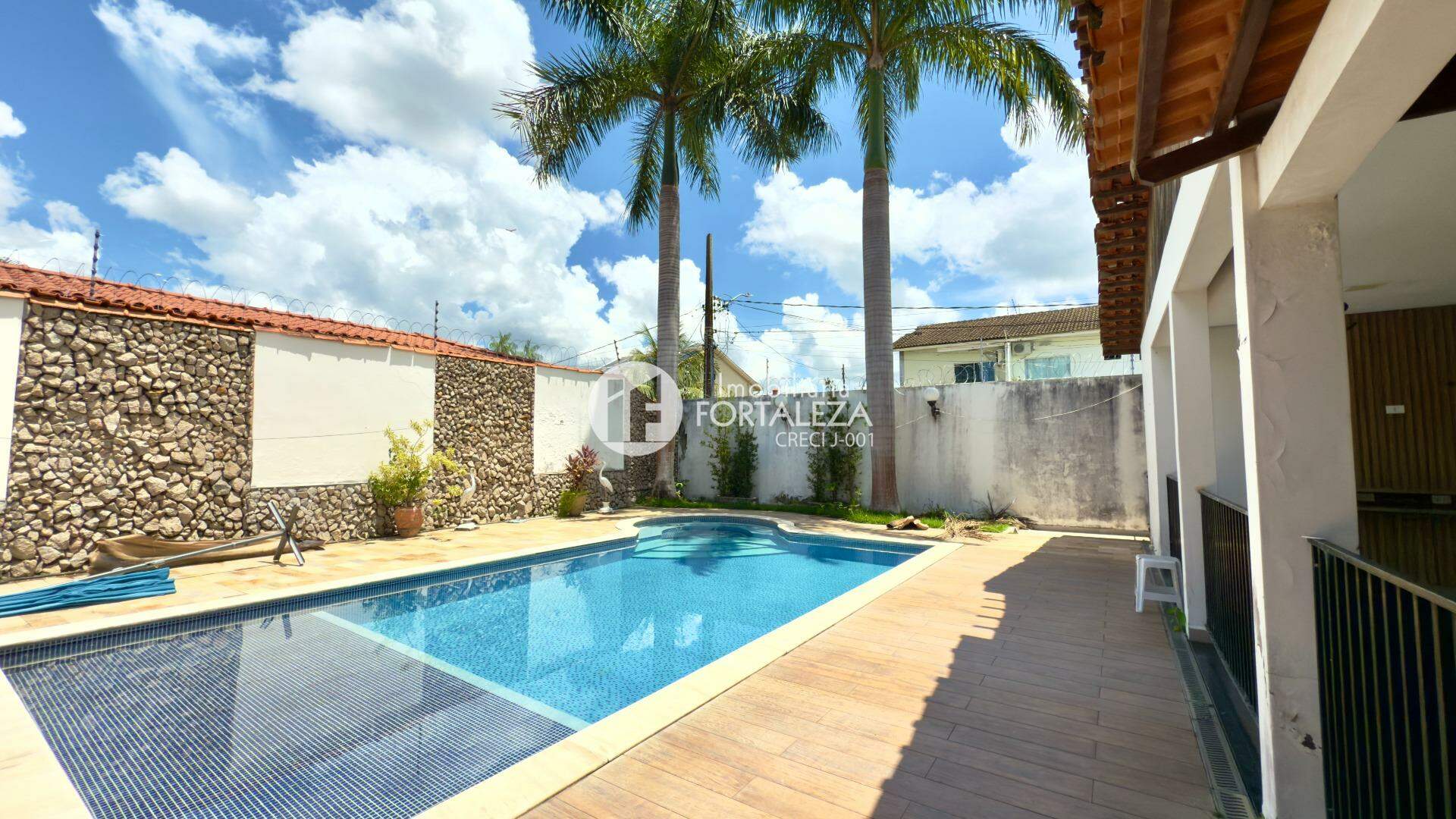 Casa Residencial à venda no Jardim Tropical: 