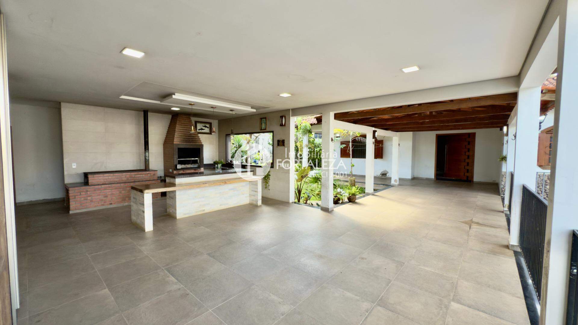 Casa Residencial à venda no Jardim Tropical: 