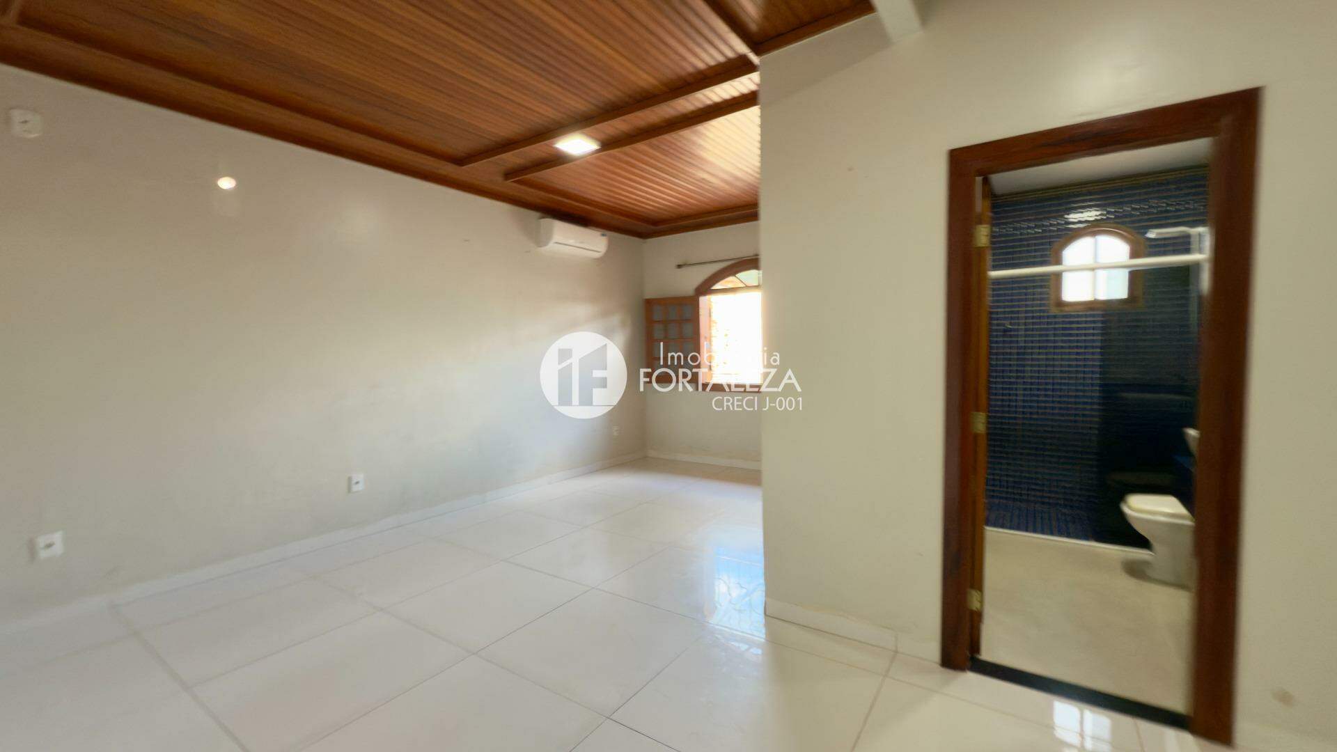 Casa Residencial à venda no Jardim Tropical: 