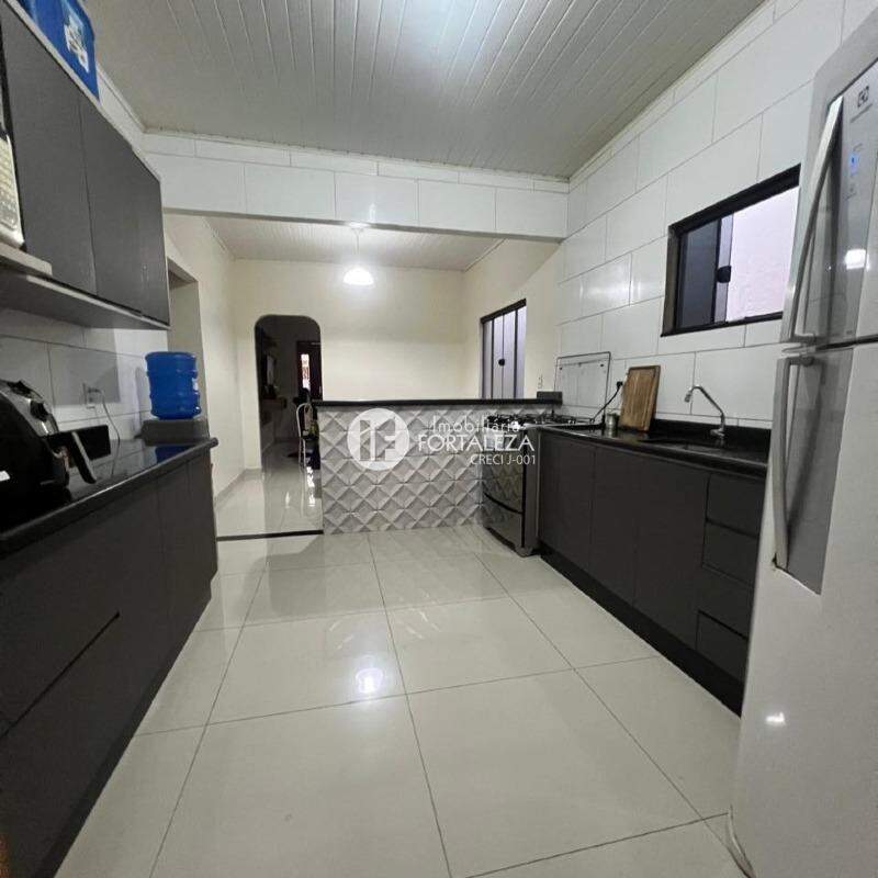 Casa Residencial à venda no Tancredo Neves: 