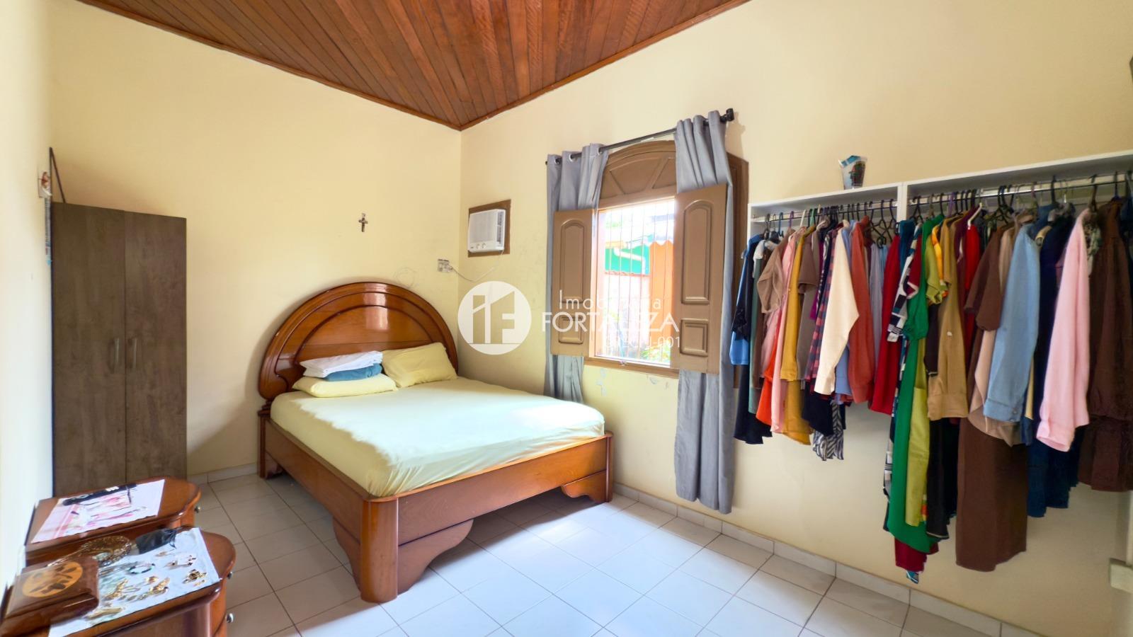 Casa Residencial à venda no Conjunto Manoel Julião: 