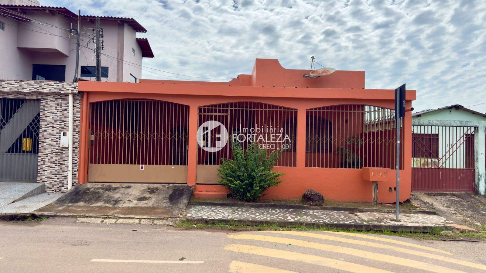 Casa Residencial à venda no Conjunto Manoel Julião: 