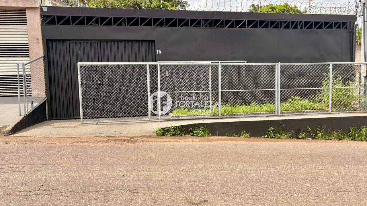 Casa Comercial à venda no Conjunto Esperança: 