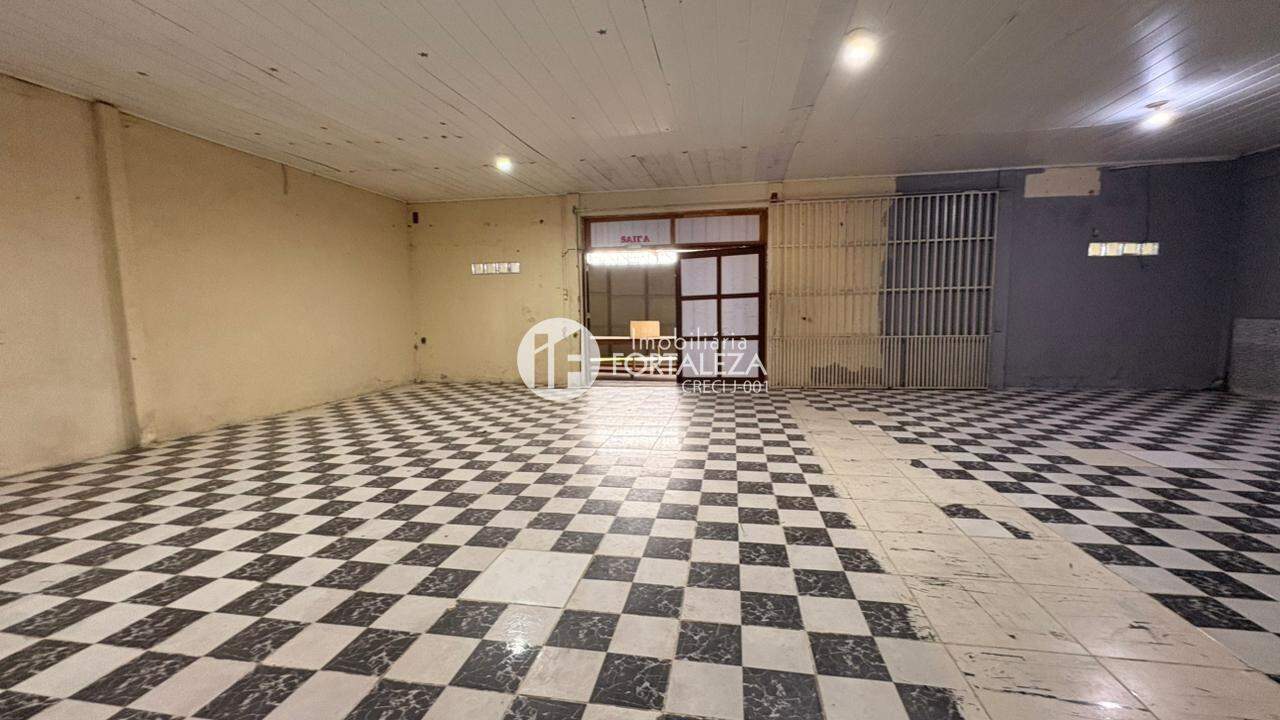Casa Comercial à venda no Conjunto Esperança: 