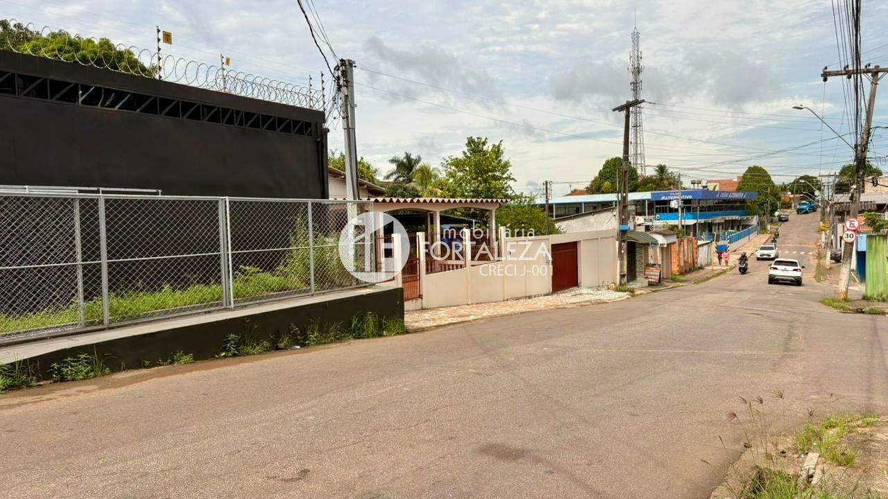 Casa Comercial para aluguel no Conjunto Esperança: 