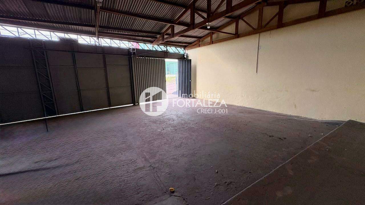 Casa Comercial para aluguel no Conjunto Esperança: 