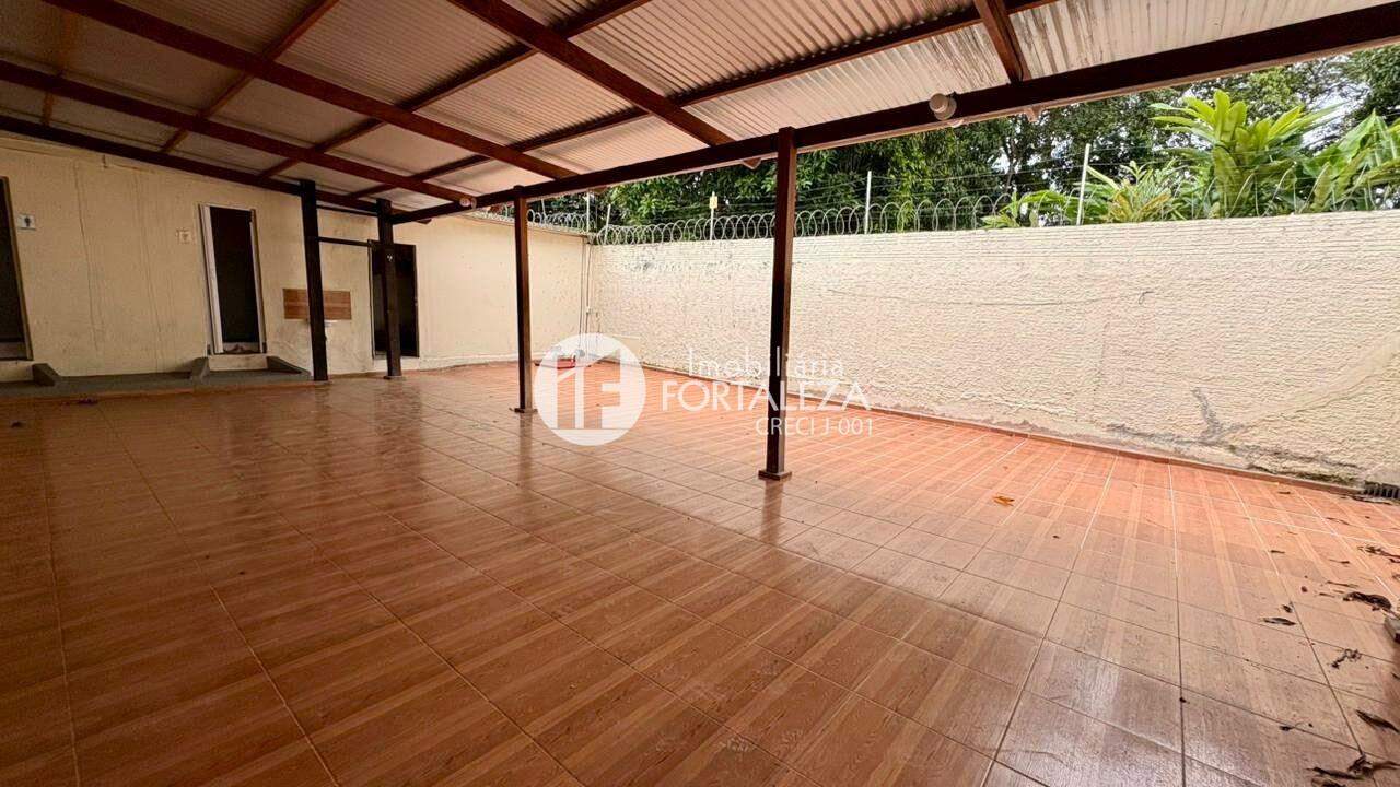 Casa Comercial para aluguel no Conjunto Esperança: 