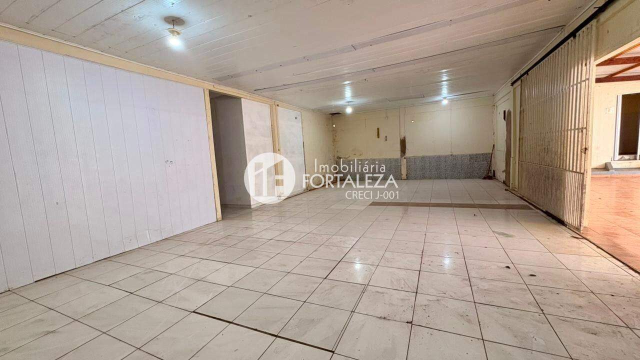 Casa Comercial para aluguel no Conjunto Esperança: 