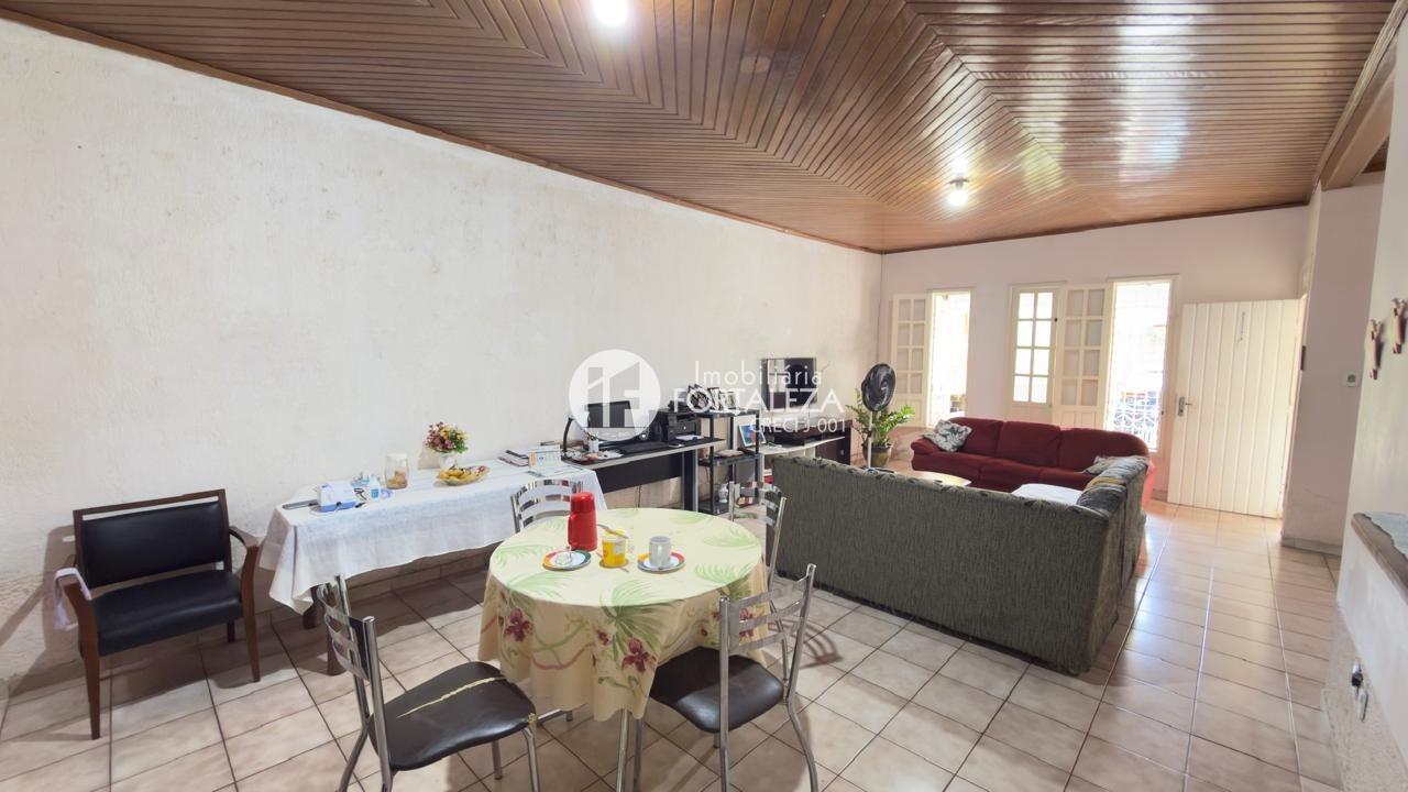 Casa Residencial à venda no Bosque: 