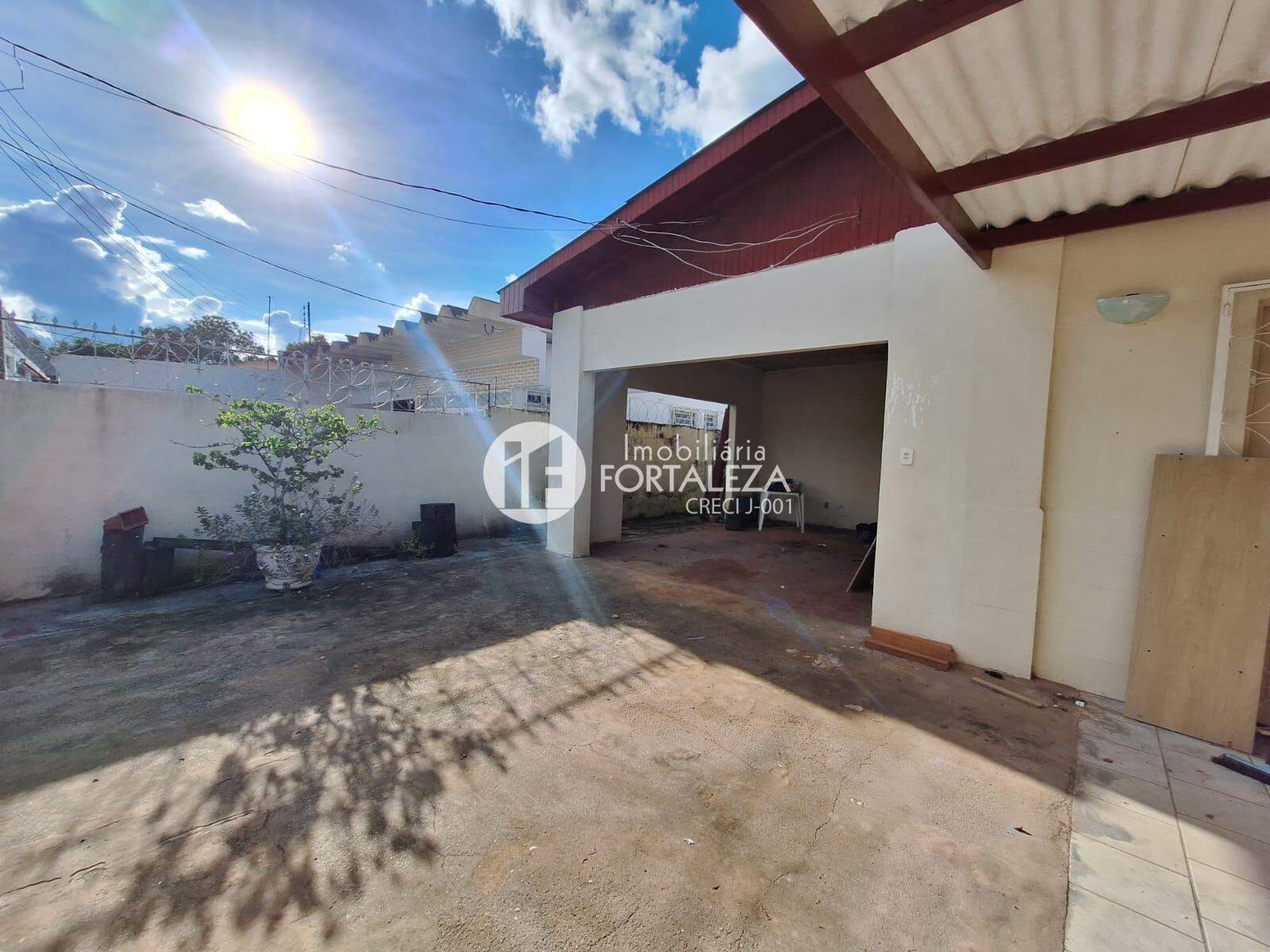 Casa Comercial para aluguel no Bosque: 