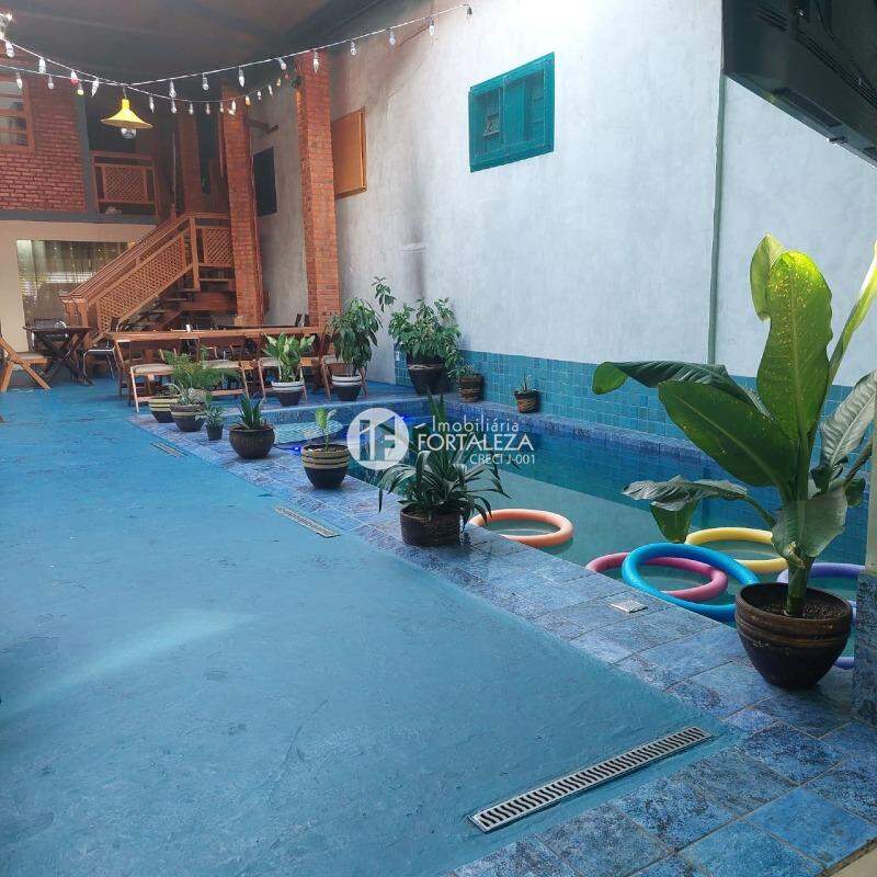 Casa Comercial à venda no Dom Giocondo: 