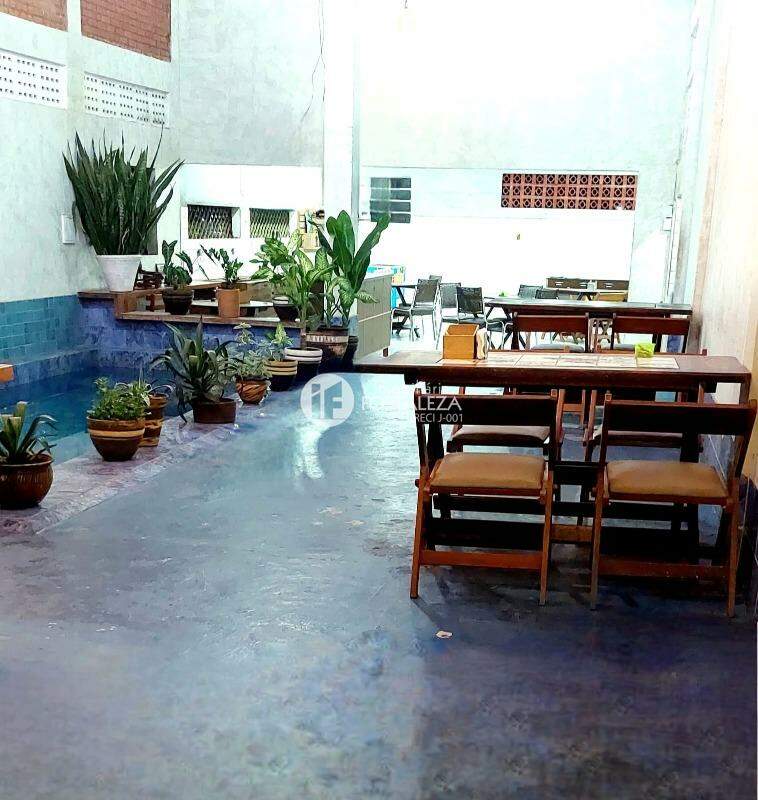 Casa Comercial à venda no Dom Giocondo: 